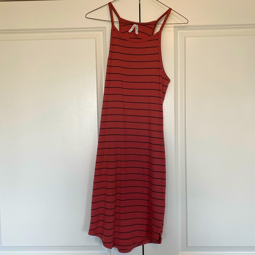 Junior’s Mudd Fitted Dress; Dusty Rose&Black; Size Med; LIKE NEW ONLY WORN ONCE